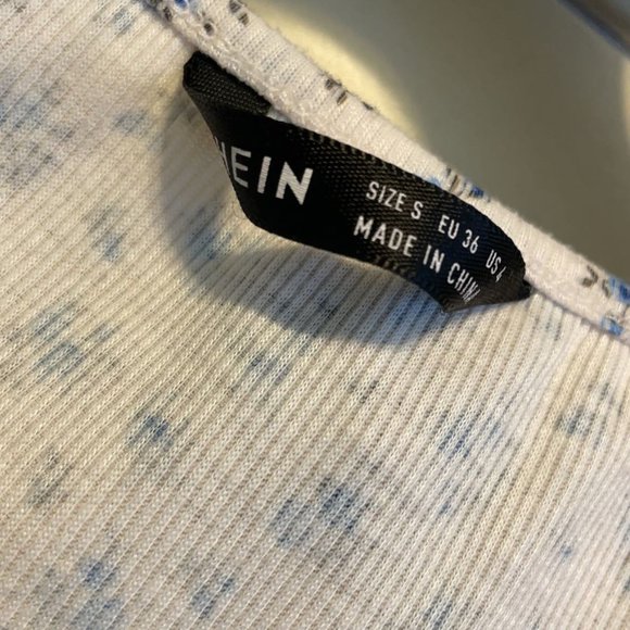 Two-Piece SHEIN White Floral Crop Top Set - Picture 4 of 7